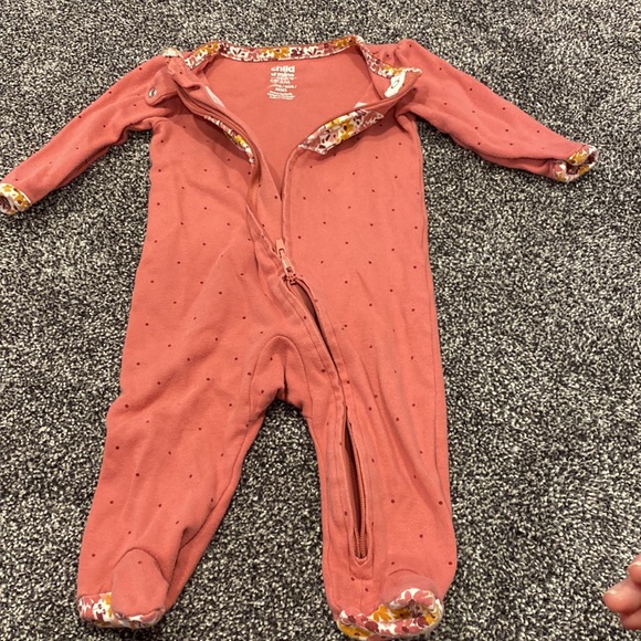 Carter’s Girls Sleep and Play, Set of 2. - Picture 7 of 7